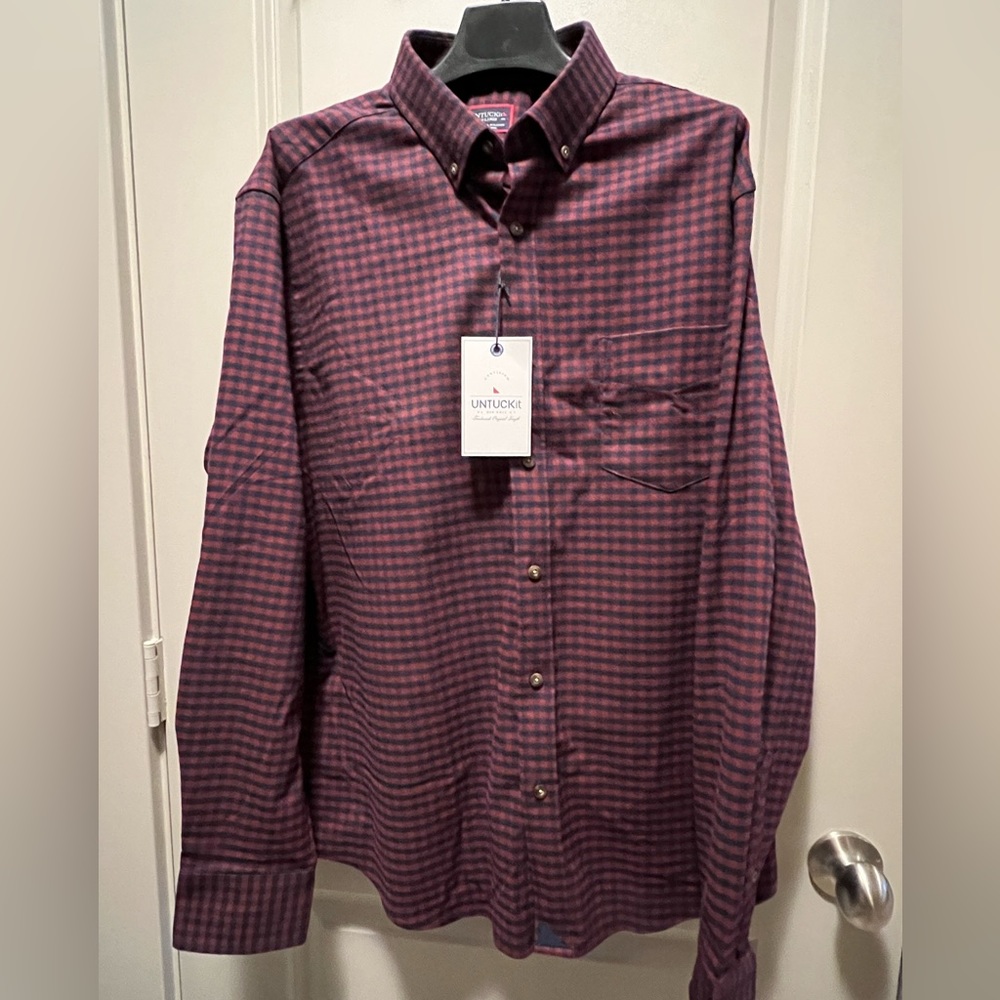 UNTUCKit Men’s button down shirt